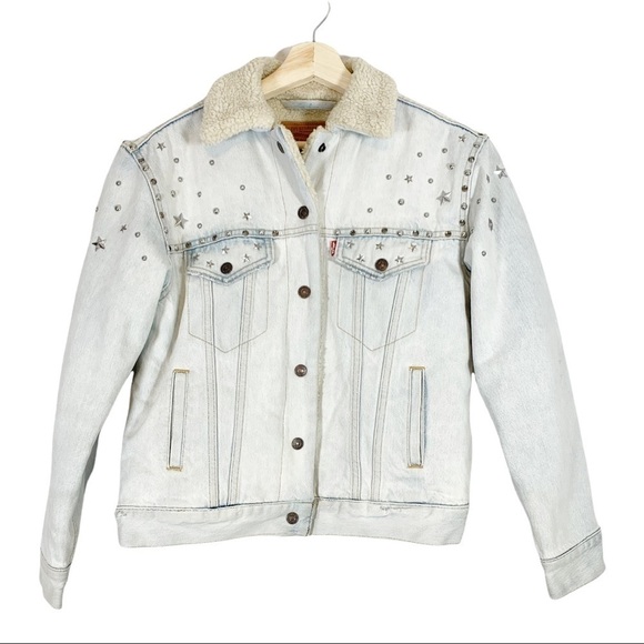 Levi's Big E Ex-Boyfriend Trucker Star Studded Denim Jacket Size XS - Picture 2 of 7